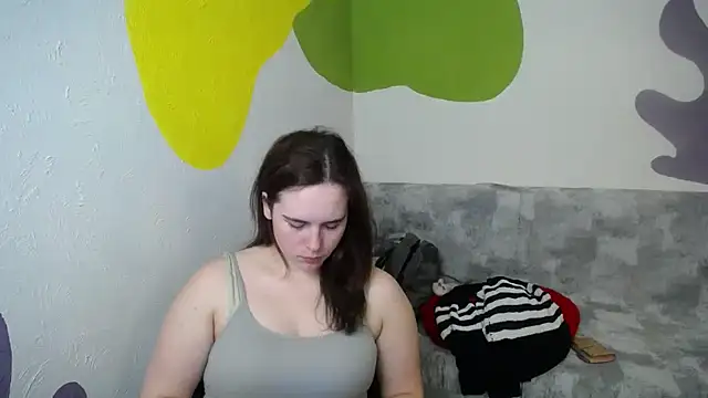 mini girly online show from March 19, 2025, 3:40 pm