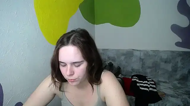 mini girly online show from March 19, 2025, 6:44 pm