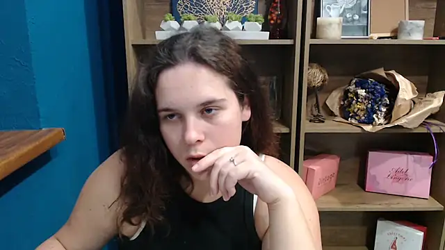 mini girly online show from October 4, 2025, 2:59 pm