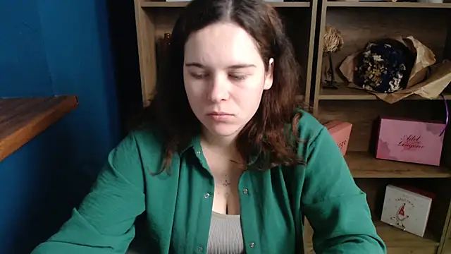 mini girly online show from October 12, 2025, 10:03 am