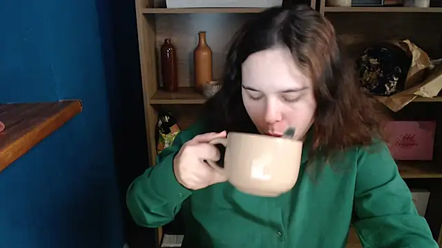 mini girly online show from October 20, 2025, 11:21 am