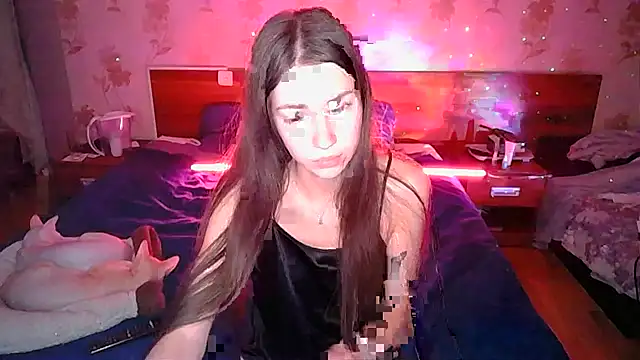 NicoleCaramel online show from November 16, 2025, 4:01 pm