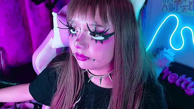 LaytonBox online show from March 3, 2025, 2:47 am