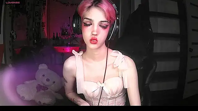 Ink  pleasure online show from October 4, 2025, 11:14 pm