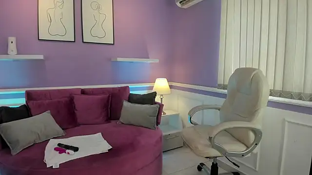 Emma Walkerr  online show from January 29, 2025, 7:11 pm