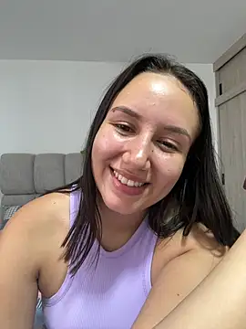 Jullya x online show from July 16, 2026, 9:32 pm