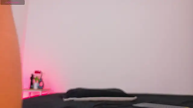 cristal antoni online show from March 4, 2026, 9:04 am