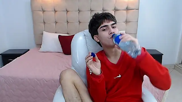 Tommy18   online show from January 15, 2025, 12:15 pm