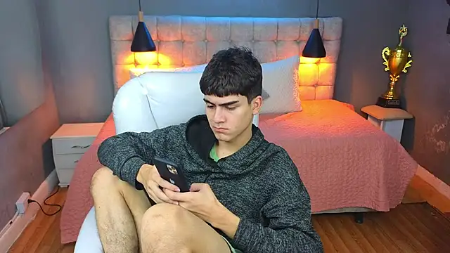 Tommy18   online show from March 7, 2025, 6:02 am