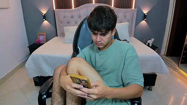 Tommy18   online show from January 13, 2026, 3:34 am