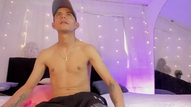 Bonny and carrot online show from November 18, 2025, 7:29 pm