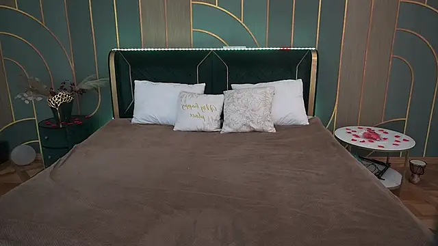 ArielGemme online show from February 10, 2025, 1:55 pm