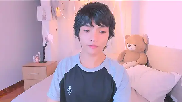 AllanYong18 online show from September 27, 2025, 12:59 am