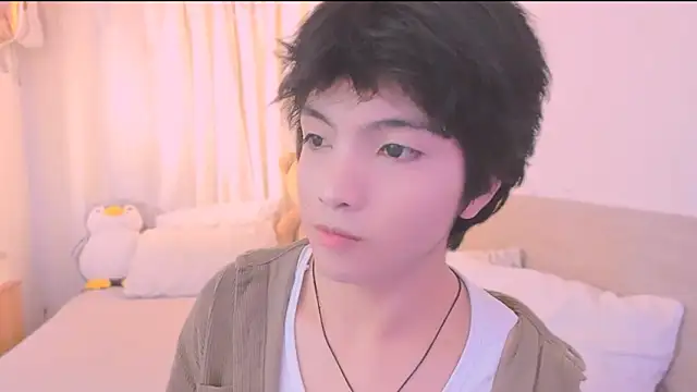 AllanYong18 online show from February 12, 2026, 1:06 pm