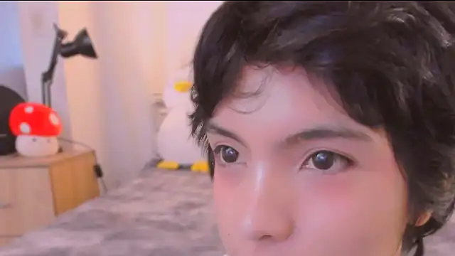 AllanYong18 online show from March 14, 2026, 12:21 pm