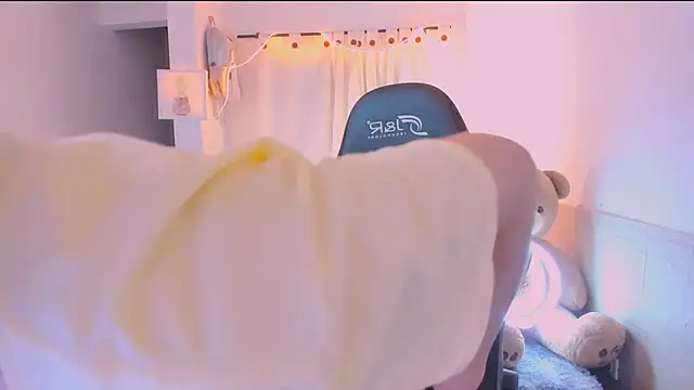 AllanYong18 online show from April 14, 2026, 9:15 am