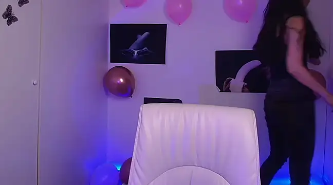 Snapshot of Amalia_amor chatting on February 18, 2025, 9:21 am Amalia amor online show from February 18, 2025, 9:21 am