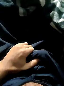 TOPMOON001 online show from January 28, 2025, 6:39 pm