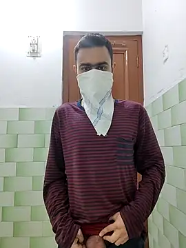 TOPMOON001 online show from March 2, 2025, 7:02 pm