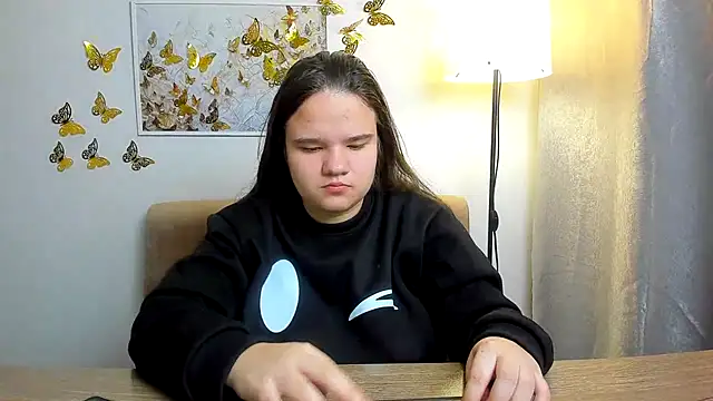 AdeleCruz online show from February 23, 2025, 1:10 pm