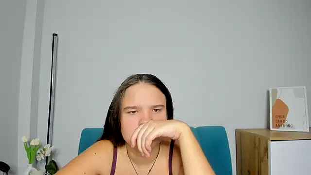 AdeleCruz online show from October 15, 2025, 7:41 am