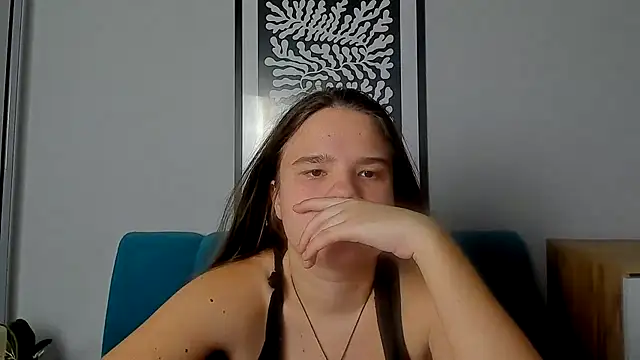 AdeleCruz online show from March 12, 2026, 1:06 pm