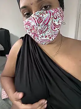 ArathyNambyarMallu online show from April 1, 2026, 3:09 pm