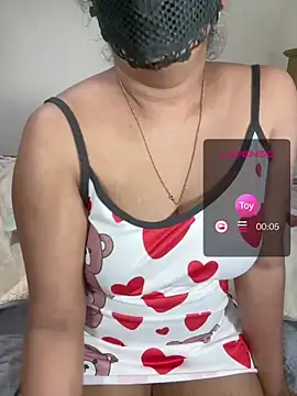 Snapshot of ArathyNambyarMallu chatting on June 7, 2026, 11:30 pm ArathyNambyarMallu online show from June 7, 2026, 11:30 pm