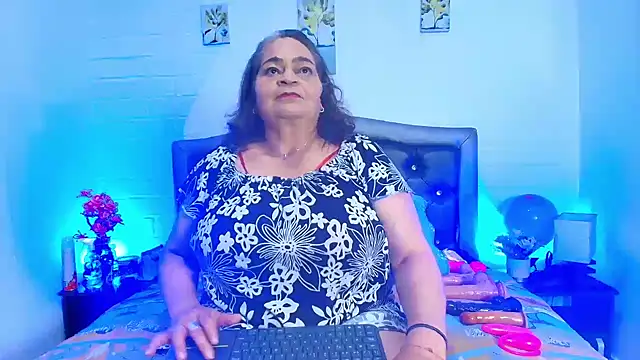 VickyBoobss online show from April 19, 2026, 1:10 pm