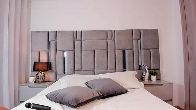 Karla Hudsson online show from February 11, 2025, 1:30 pm