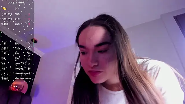 chelsea bolton  online show from November 22, 2025, 3:44 pm