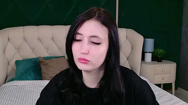 EmmaLawrens online show from March 2, 2026, 10:33 am