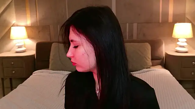 EmmaLawrens online show from March 18, 2026, 10:29 am