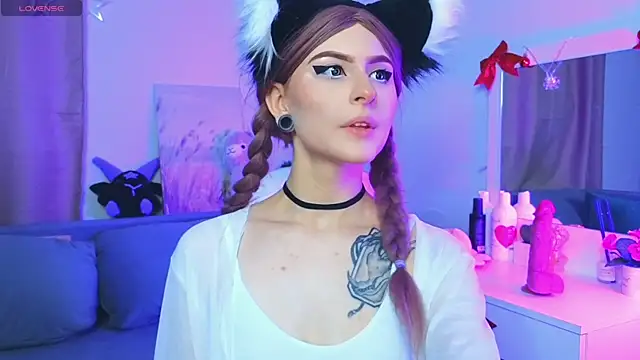 Emily  Mooree online show from January 27, 2025, 7:14 am