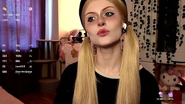 Emily  Mooree online show from October 5, 2025, 9:07 am