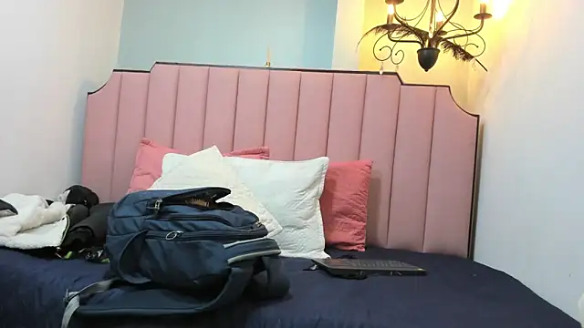 Snapshot of KarenSims chatting on February 5, 2026, 9:36 am KarenSims online show from February 5, 2026, 9:36 am