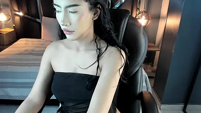 vaiolethsan   online show from January 14, 2026, 8:47 pm