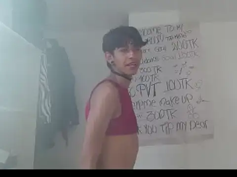 Snapshot of boysLittle chatting on January 19, 2025, 9:34 pm boysLittle online show from January 19, 2025, 9:34 pm