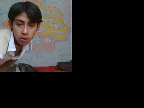 Snapshot of boysLittle chatting on January 22, 2025, 4:33 pm boysLittle online show from January 22, 2025, 4:33 pm