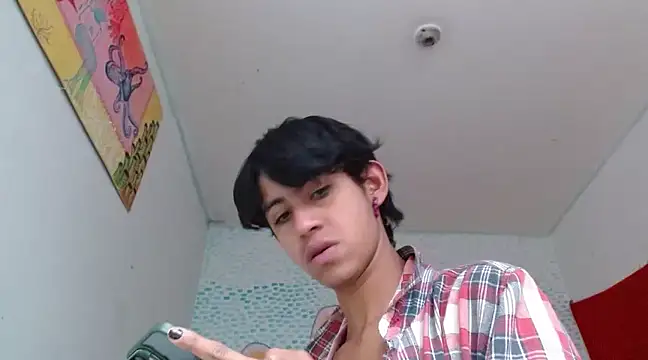 Snapshot of boysLittle chatting on February 5, 2025, 11:55 am boysLittle online show from February 5, 2025, 11:55 am