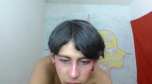 Snapshot of boysLittle chatting on February 6, 2025, 12:05 pm boysLittle online show from February 6, 2025, 12:05 pm