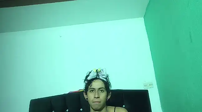 Snapshot of boysLittle chatting on March 17, 2025, 12:04 pm boysLittle online show from March 17, 2025, 12:04 pm