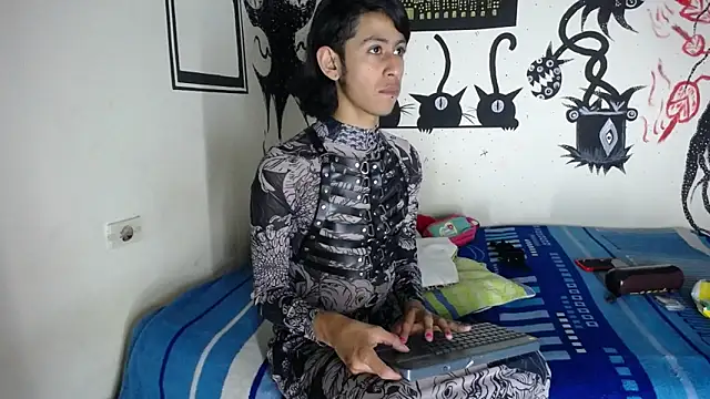 Snapshot of boysLittle chatting on October 24, 2025, 2:30 am boysLittle online show from October 24, 2025, 2:30 am