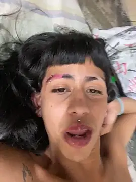 boysLittle online show from April 21, 2026, 2:51 am