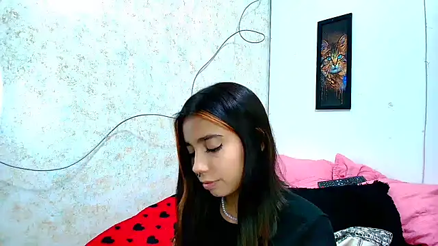 Rousse violett online show from March 14, 2025, 9:32 pm