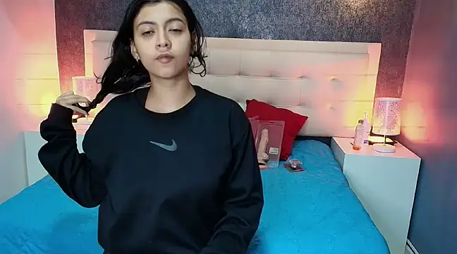 gabriela cortez online show from February 10, 2025, 7:38 pm