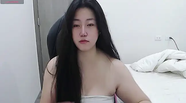 minnie9009 online show from February 13, 2025, 3:14 pm