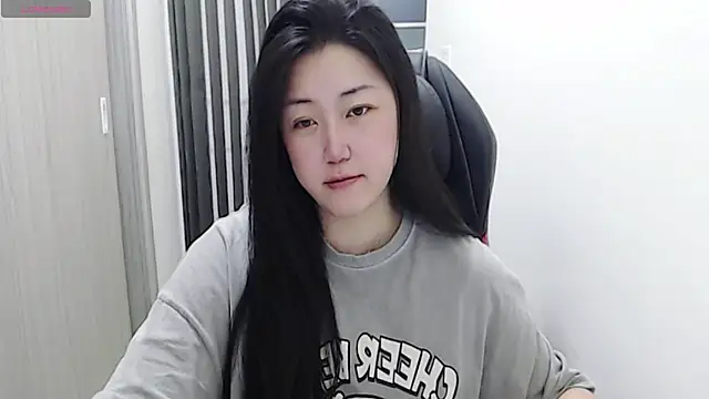 minnie9009 online show from March 21, 2025, 1:56 pm