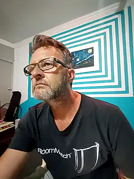 itsmeyes69 online show from February 4, 2025, 8:28 pm