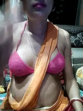 SANA-LEONI online show from March 5, 2025, 7:17 pm